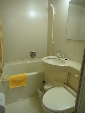 Combined shower/tub, deep soaking tub, free toiletries, hair dryer - Gero Onsen Kisoya (Gero)