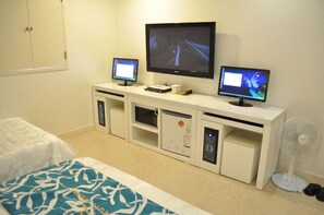 Suite (Twin Room) | Equipament de l'habitació