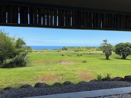 Casa de campo superior, para não fumantes, vista para o oceano | Camas Select Comfort, cortinas blackout, quartos à prova de som