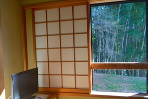 Quarto tradicional, para não fumantes (Japanese Style, for 4 people) | Escrivaninha, Wi-Fi de cortesia