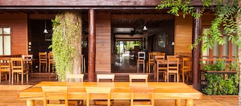 Riverhouse Hotel - The Teak House