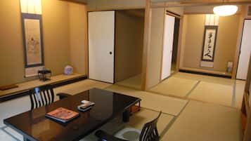 Caja de seguridad en la habitación y wifi gratis