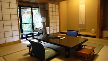 Japanese Room Semi-suite | In-room safe, free WiFi