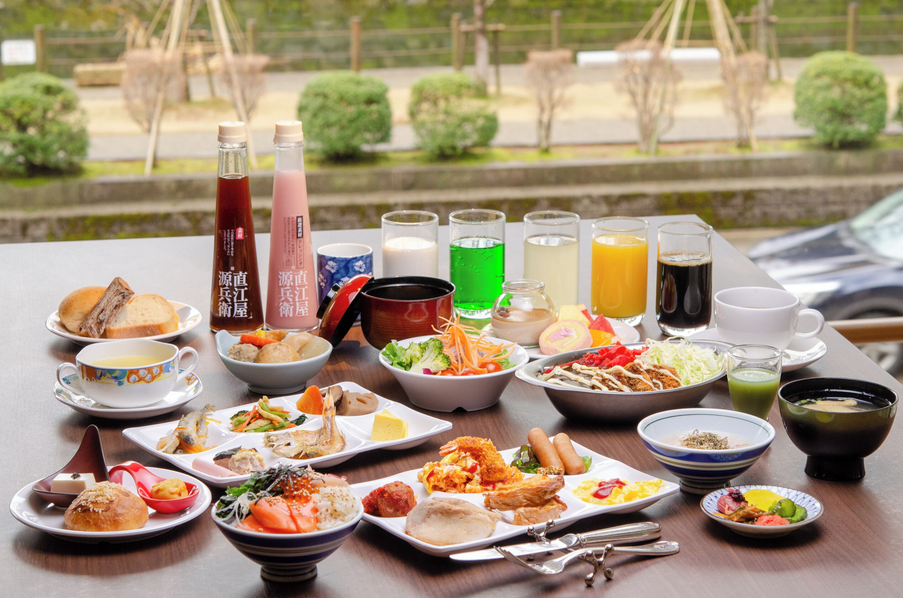 Sarapan prasmanan setiap hari (JPY 2800 per orang)