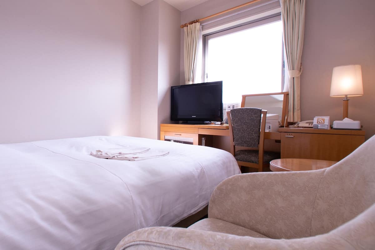 Semi-double Room, Park View | Premium bedding, desk, laptop workspace, blackout curtains