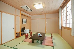传统客房, 吸烟房 (Japanese Style) | 办公桌、笔记本电脑工作区、熨斗/熨板、免费 WiFi