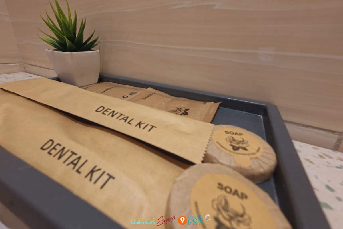 Deluxe Room | Bathroom amenities
