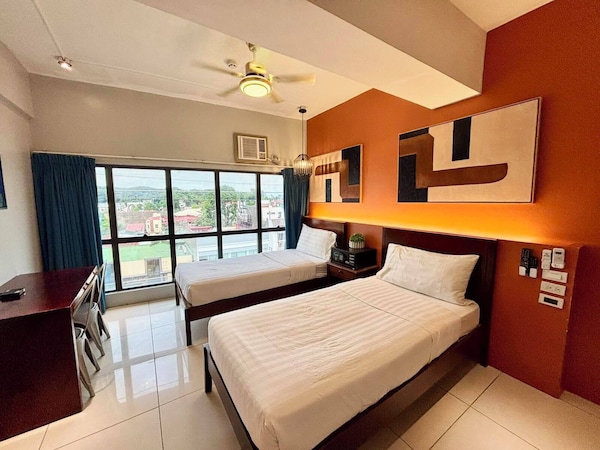 Pacific Park Hotel - Quezon City