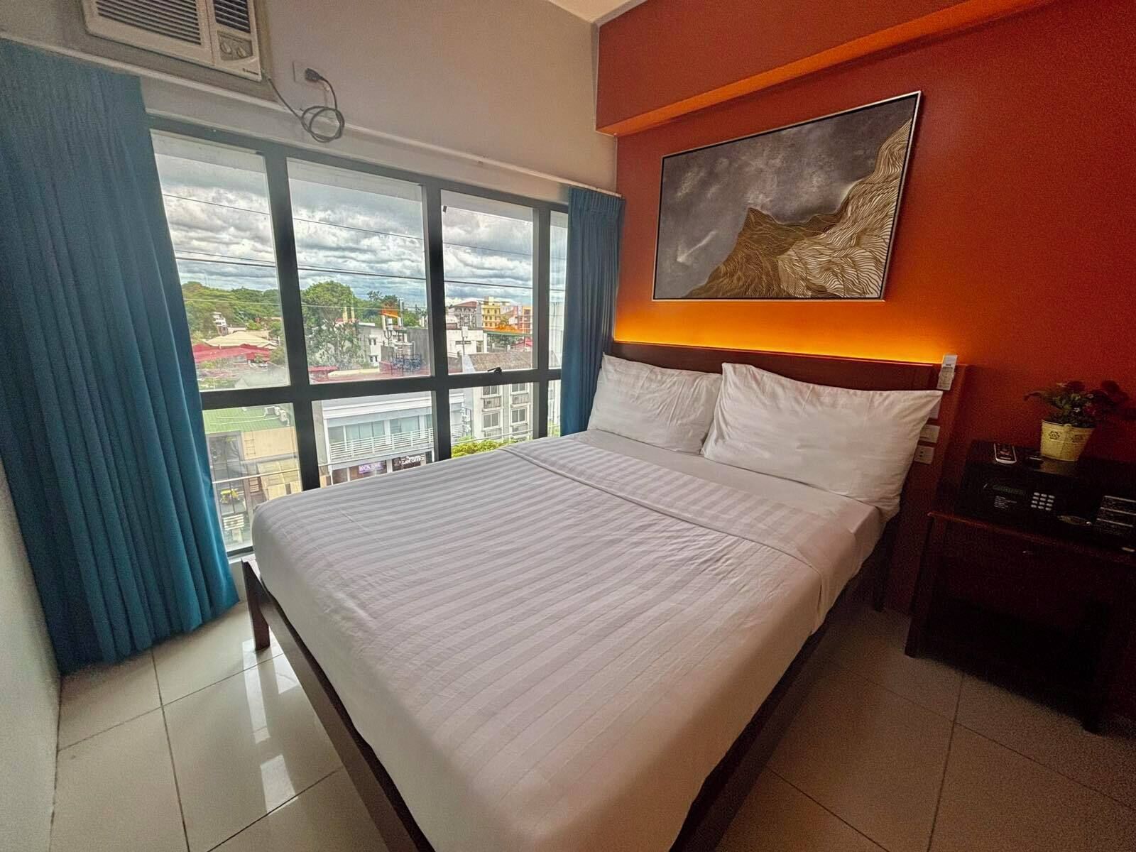 Deluxe Room | Desk, free WiFi, bed sheets