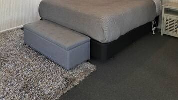 Comfort Studio Suite, 1 King Bed, Courtyard View (Adult Only)