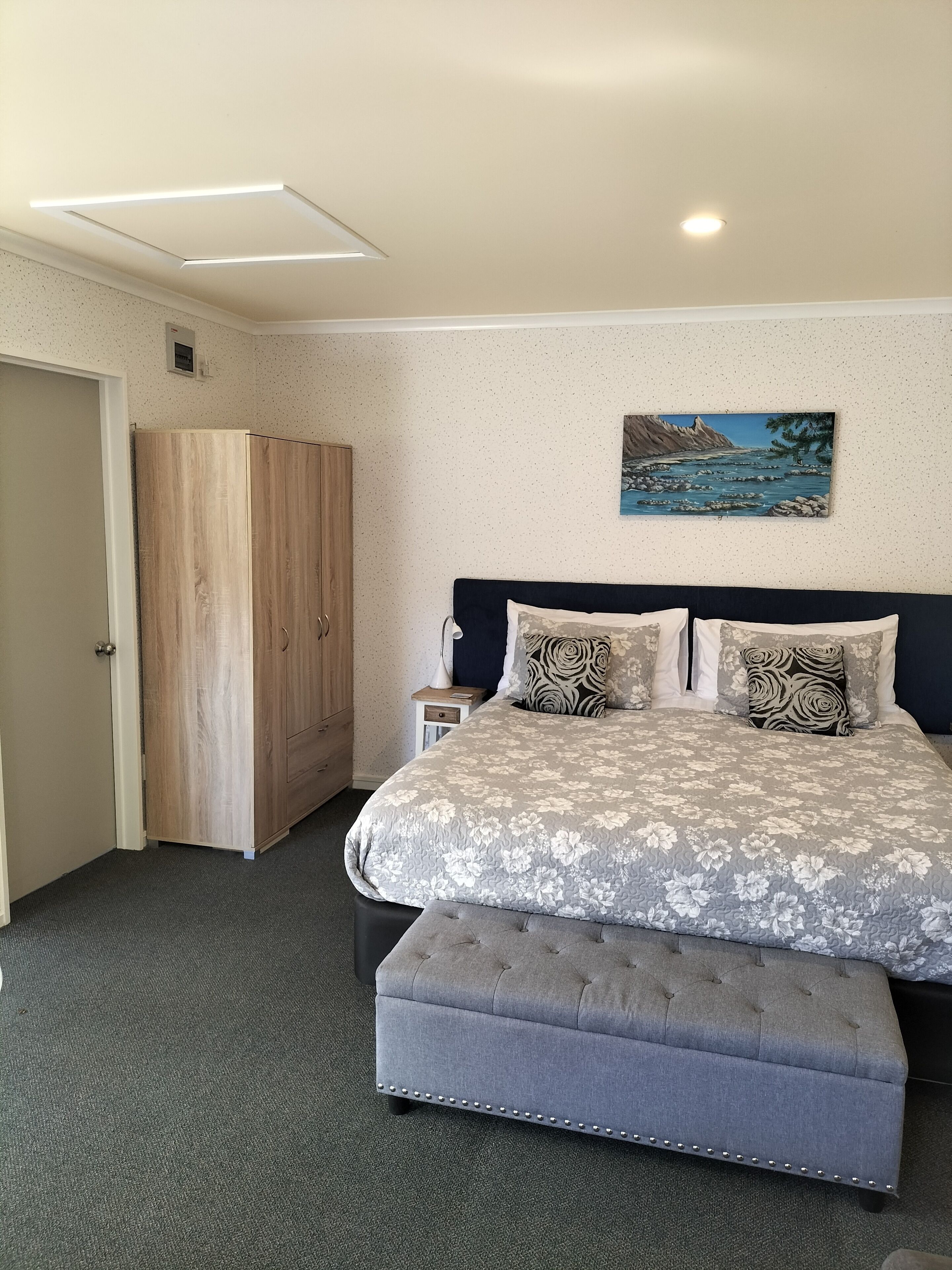 Suite monolocale Deluxe, 1 letto king, caminetto, vista montagna (Adult Only) | Biancheria da letto di alta qualità, una cassaforte in camera