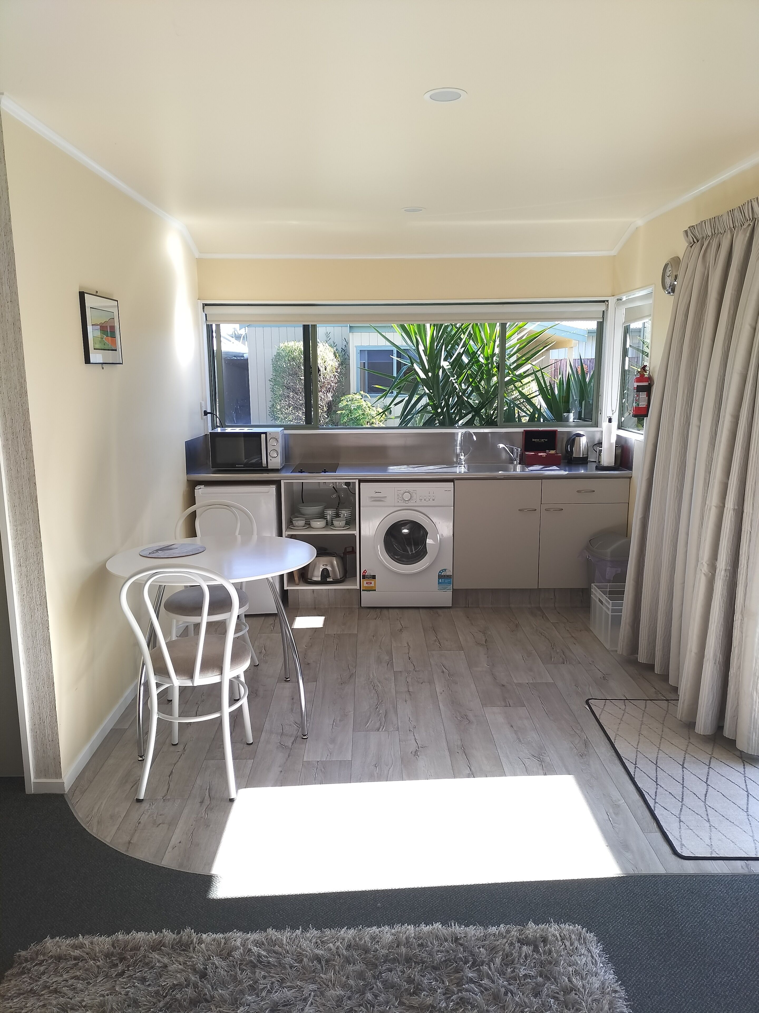 Comfort Studio Suite, 1 King Bed, Courtyard View (Adult Only) | Private kitchen | Fridge, microwave, stovetop, coffee/tea maker