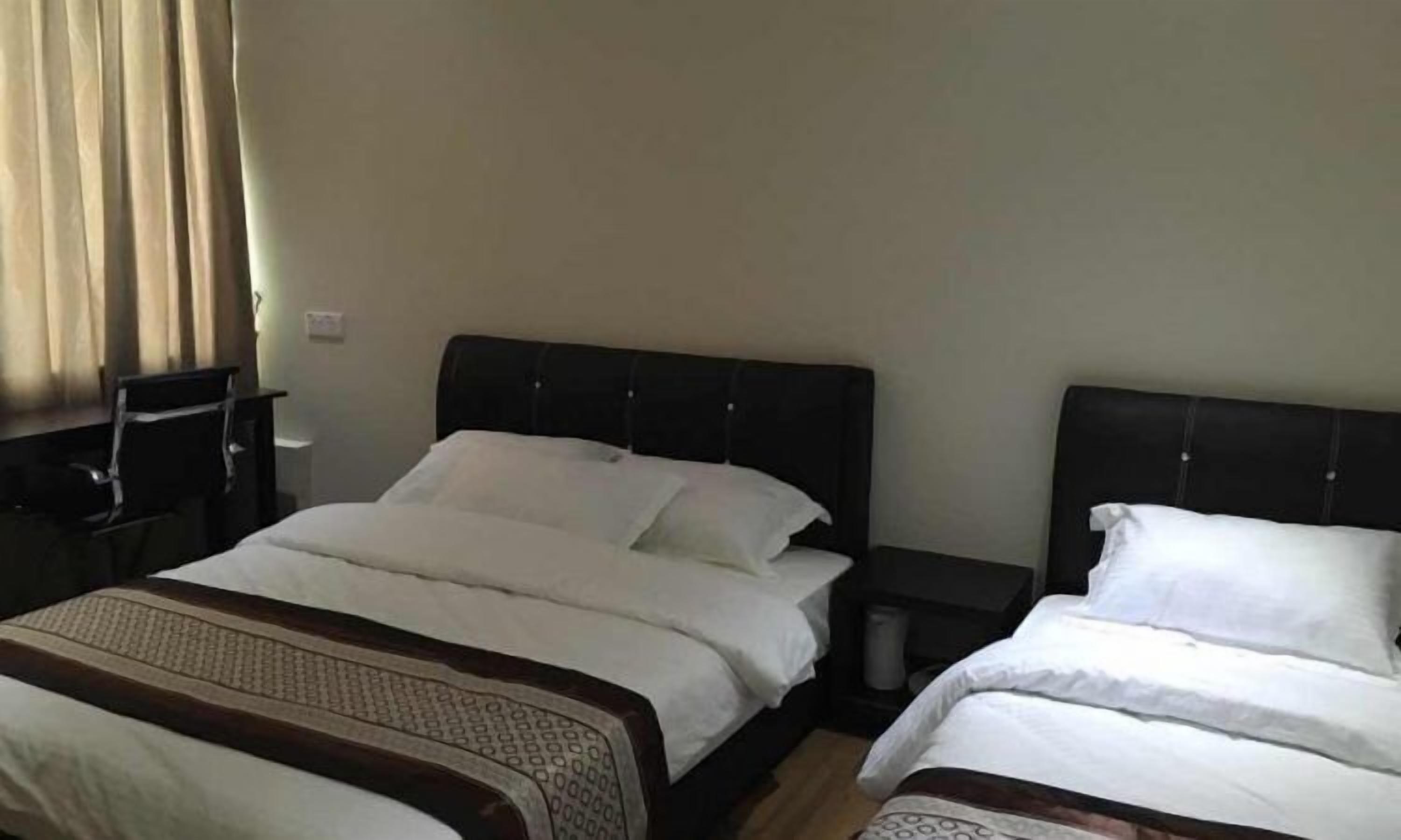 triple room | in-room safe, desk, iron/ironing board, free wifi
