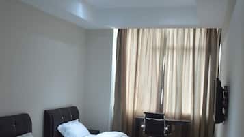 Phòng 3 | Két bảo mật tại phòng, bàn, bàn ủi/dụng cụ ủi quần áo