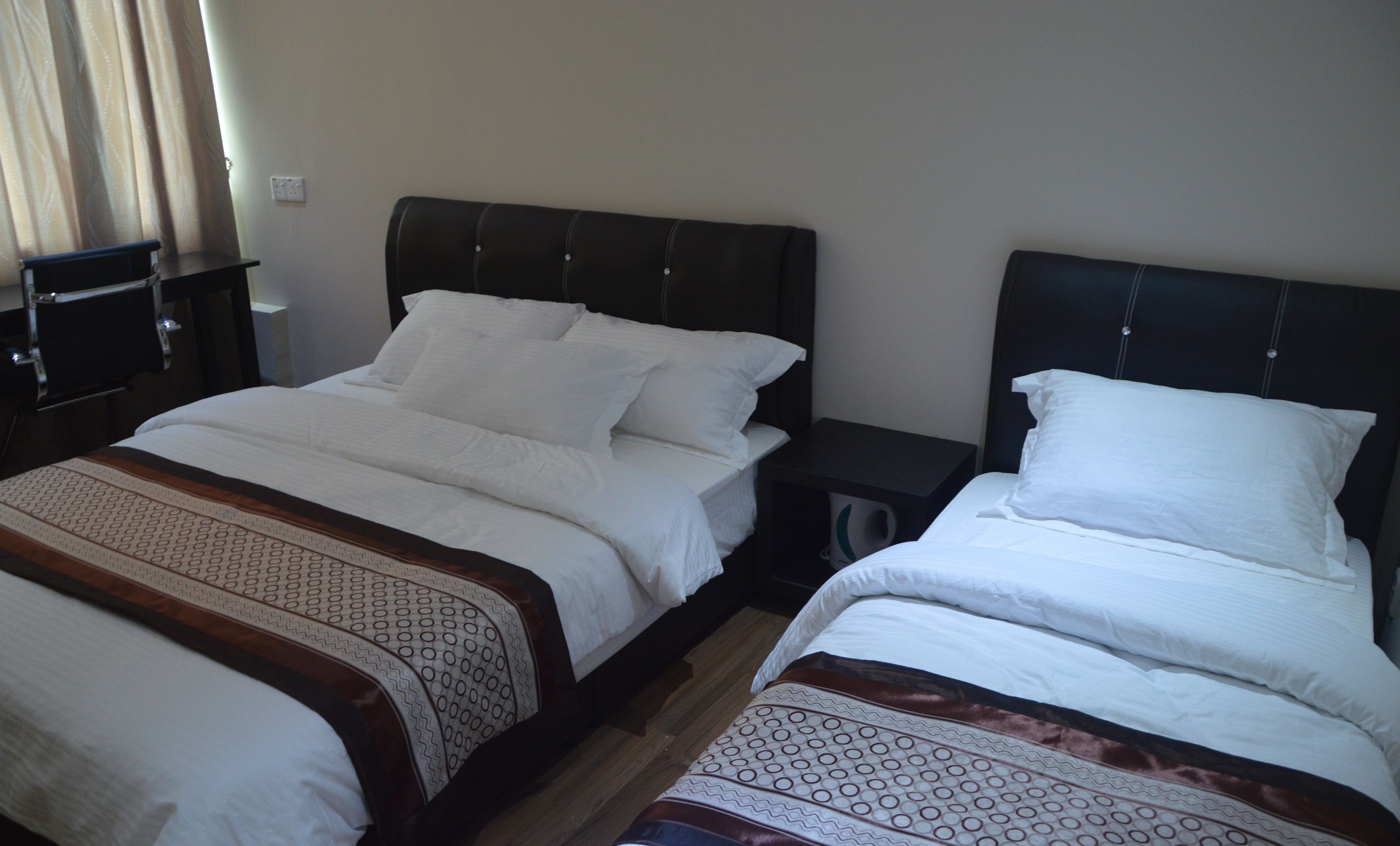 triple room | in-room safe, desk, iron/ironing board, free wifi