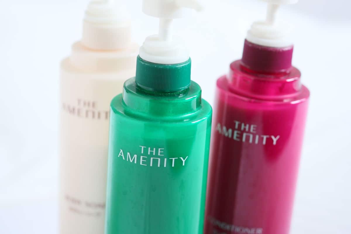 Bathroom amenities | Combined shower/tub, free toiletries, hair dryer, slippers