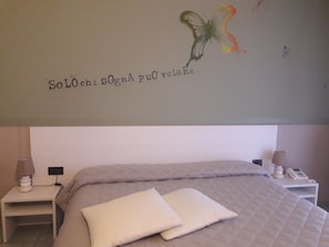 Double Room, Lake View | In-room safe, desk, cribs/infant beds, rollaway beds - Hotel Stazione sul lago di Iseo (Paratico)