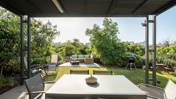 Dúplex Confort, en el área del jardín (Mata) | Terraza o patio