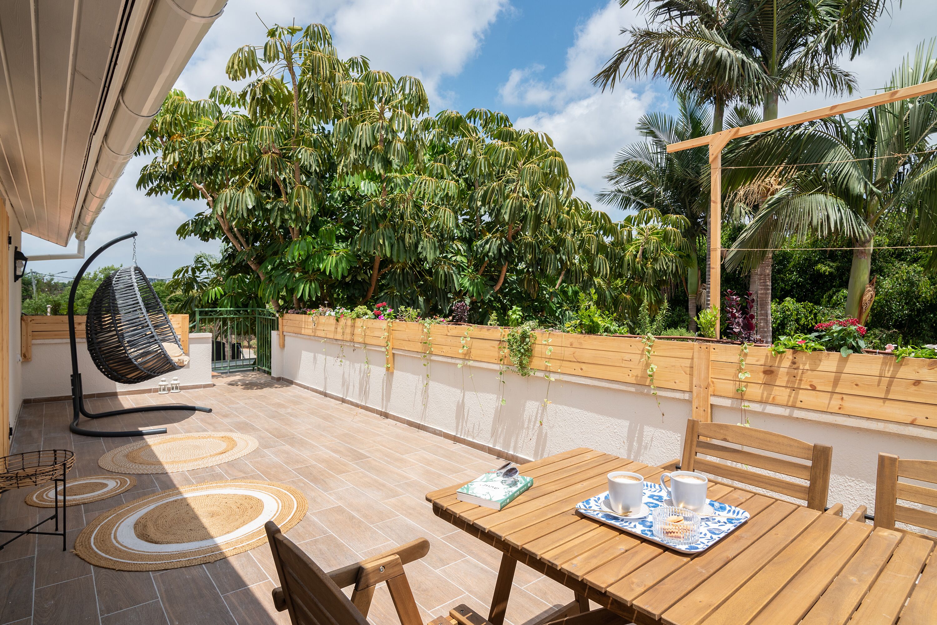 Romantic Single Room | Terrace/patio