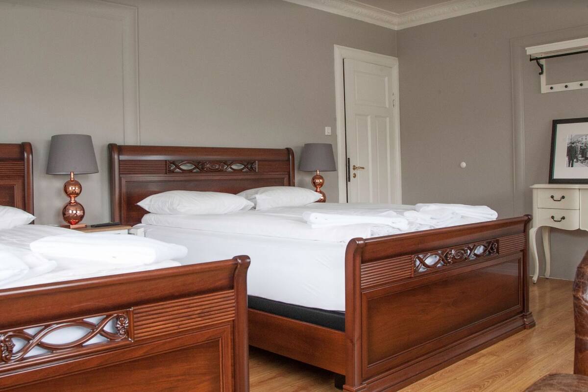 Roomy Quadruple - Shared Bathroom