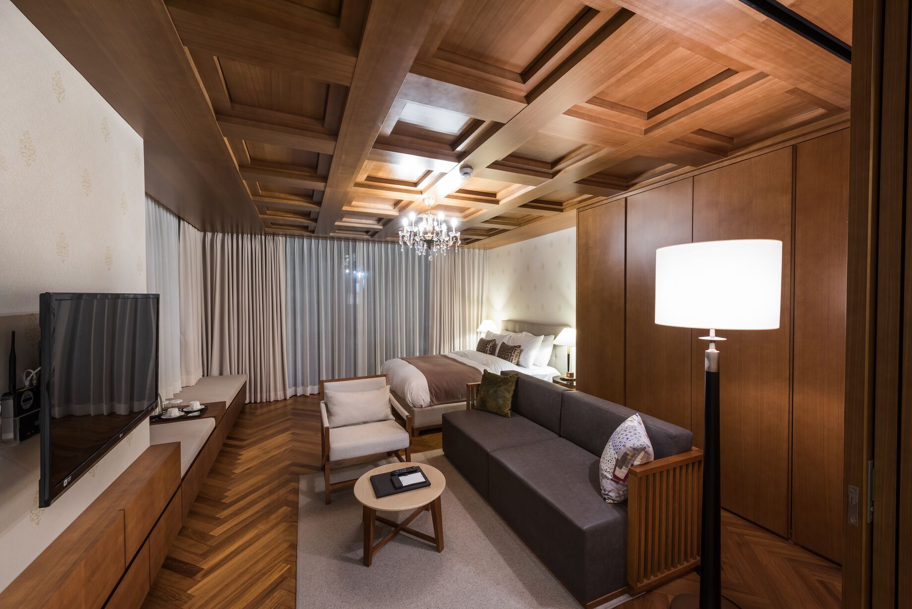 junior suite | in-room safe, blackout curtains, free wifi, bed sheets