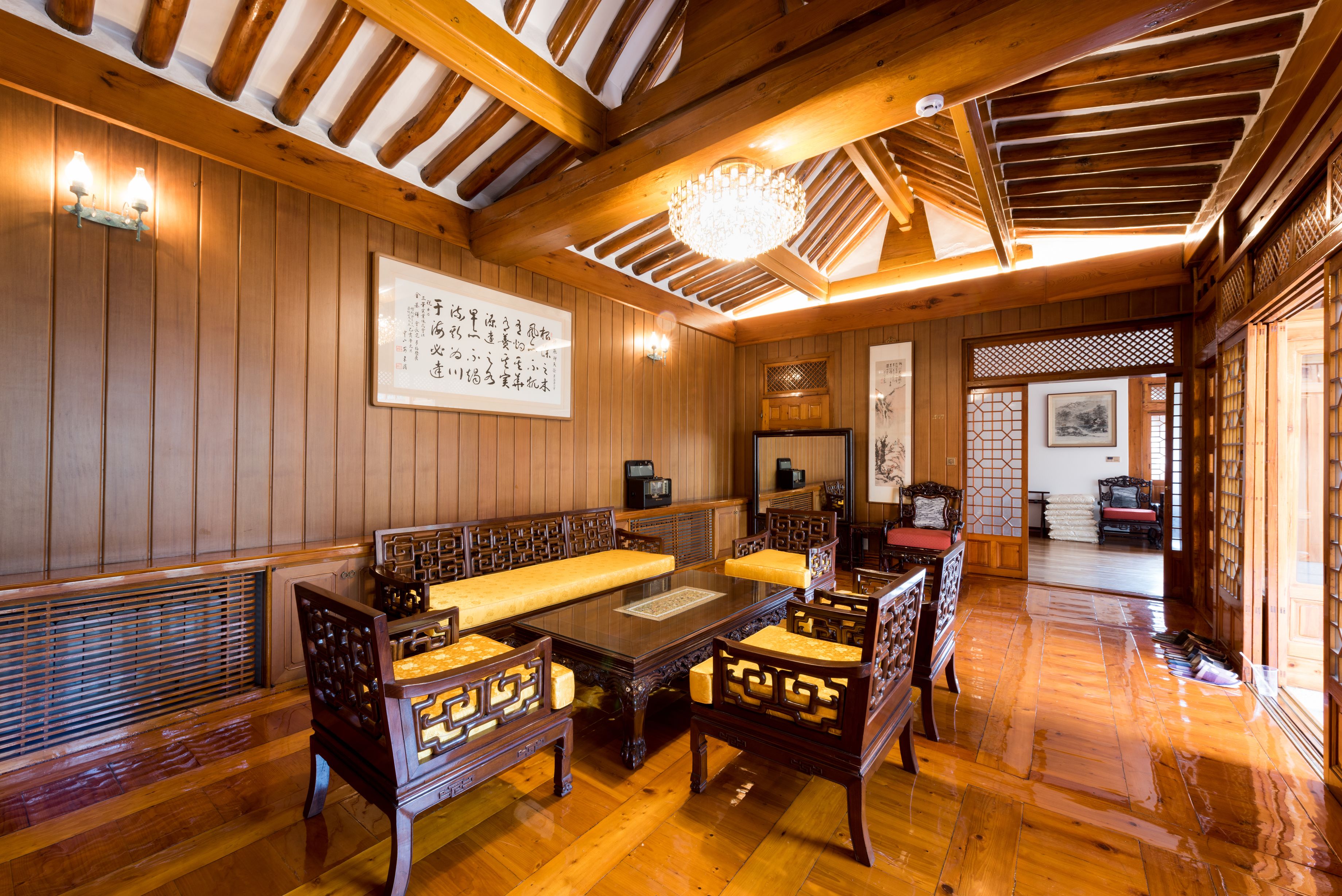 korean traditional deluxe suite(hanok)  | living room | led tv