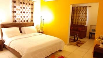 Desk, blackout curtains, free WiFi, bed sheets