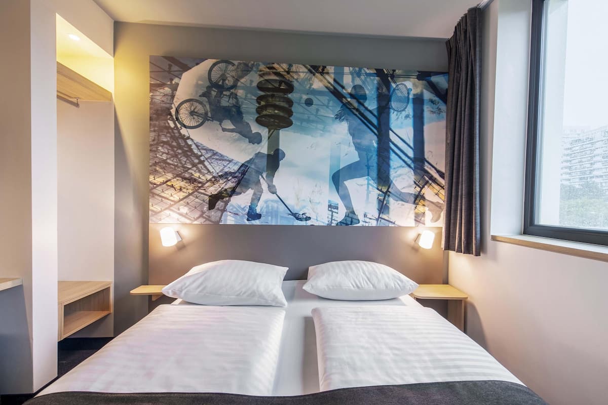 Kamar Double | Meja kerja, kedap suara, Wi-Fi gratis, dan seprai linen