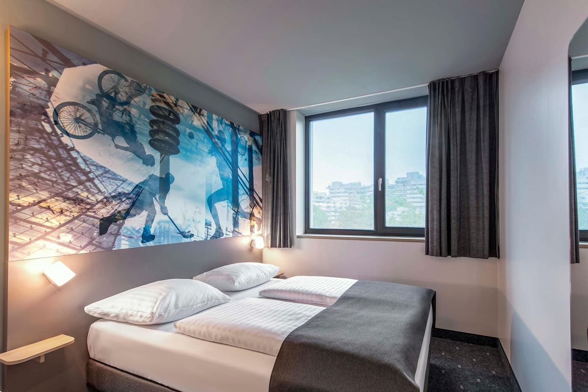 1 bedroom, desk, soundproofing, free WiFi