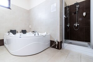 Suite | Tina de hidromasaje privada