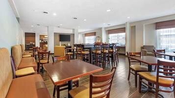 Petit déjeuner buffet compris tous les jours