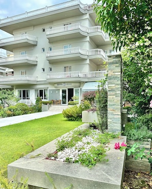 Front of property - Hotel Ioni (Katerini)