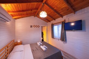 Comfort Bungalow Double Use | 1 Schlafzimmer, Schreibtisch, laptopgeeigneter Arbeitsplatz