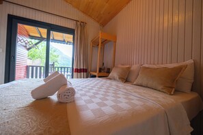 Terrace Bungalow | Desk, laptop workspace, free WiFi, bed sheets - Koala Bungalows (Kumluca)