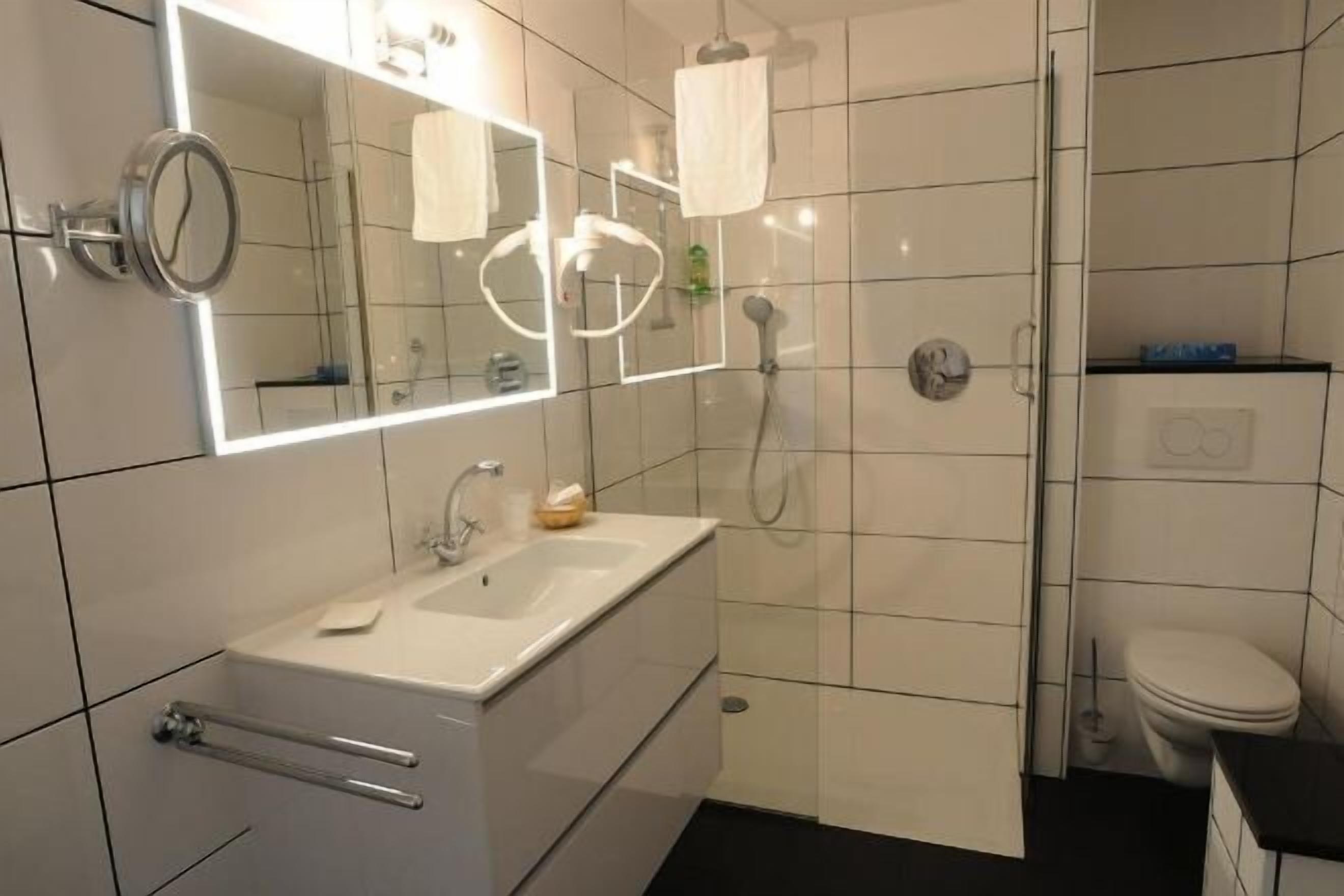 Baño | Artículos de higiene personal de diseño, secador de pelo y albornoces