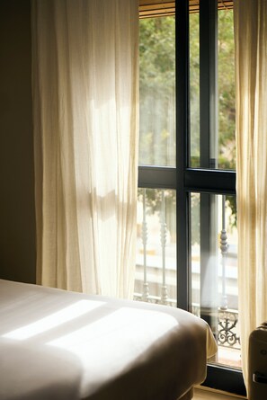 Ropa de cama de alta calidad, edredón y minibar 