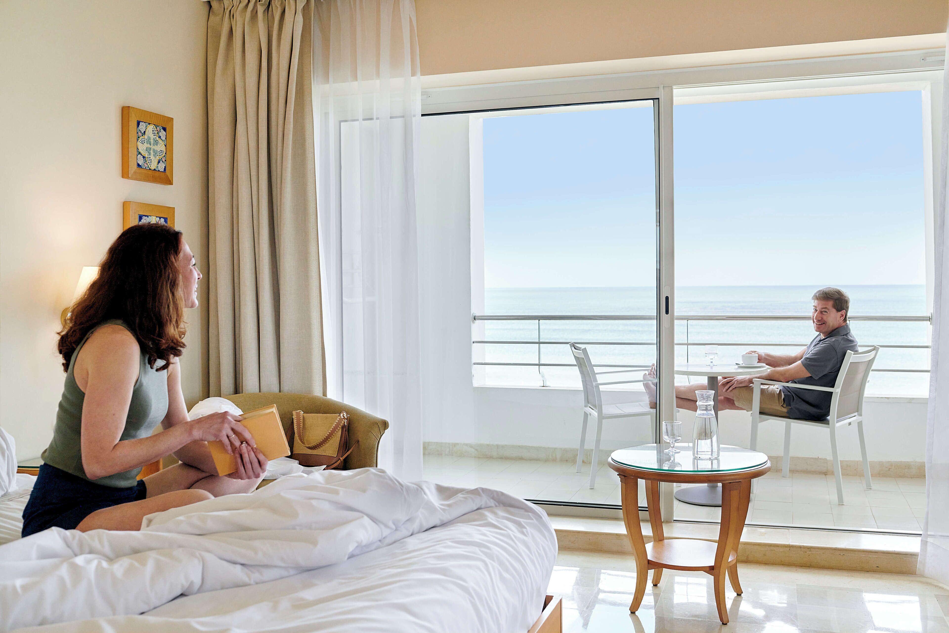 Minibar, in-room safe, individually decorated, individually furnished