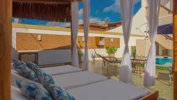 3 piscinas externas, espreguiçadeiras