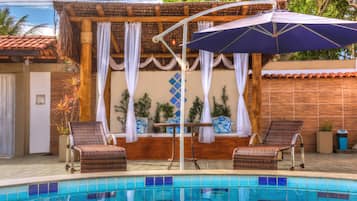3 piscinas externas, espreguiçadeiras