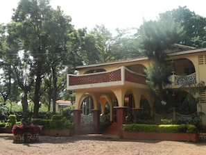 Overnatningsstedets indgangsparti