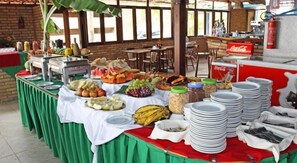 Breakfast, lunch and dinner served - Albacora Praia Hotel (Japaratinga)