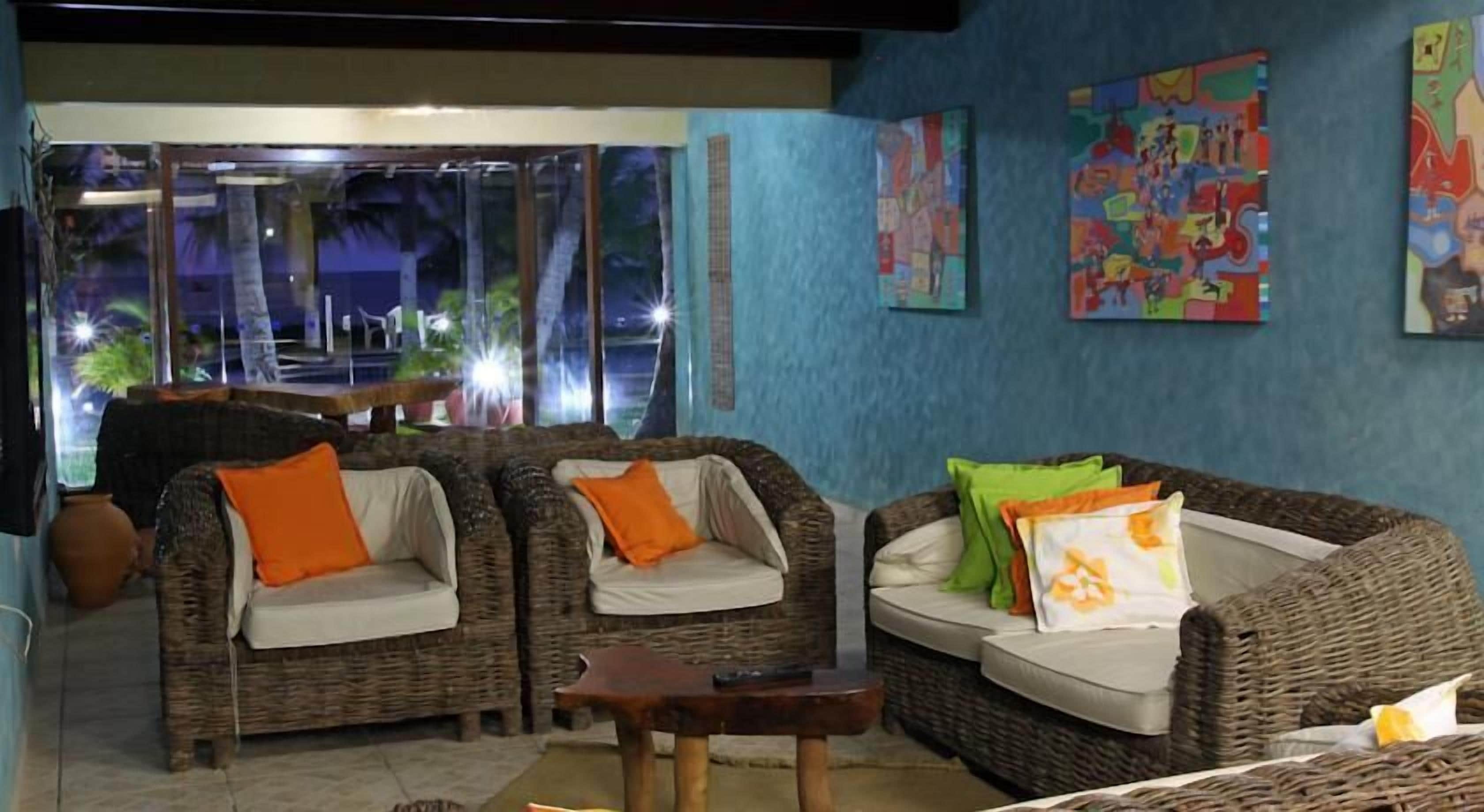 Breakfast, lunch and dinner served