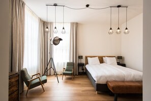 Brankas, tempat tidur bayi (biaya tambahan), dan Wi-Fi gratis