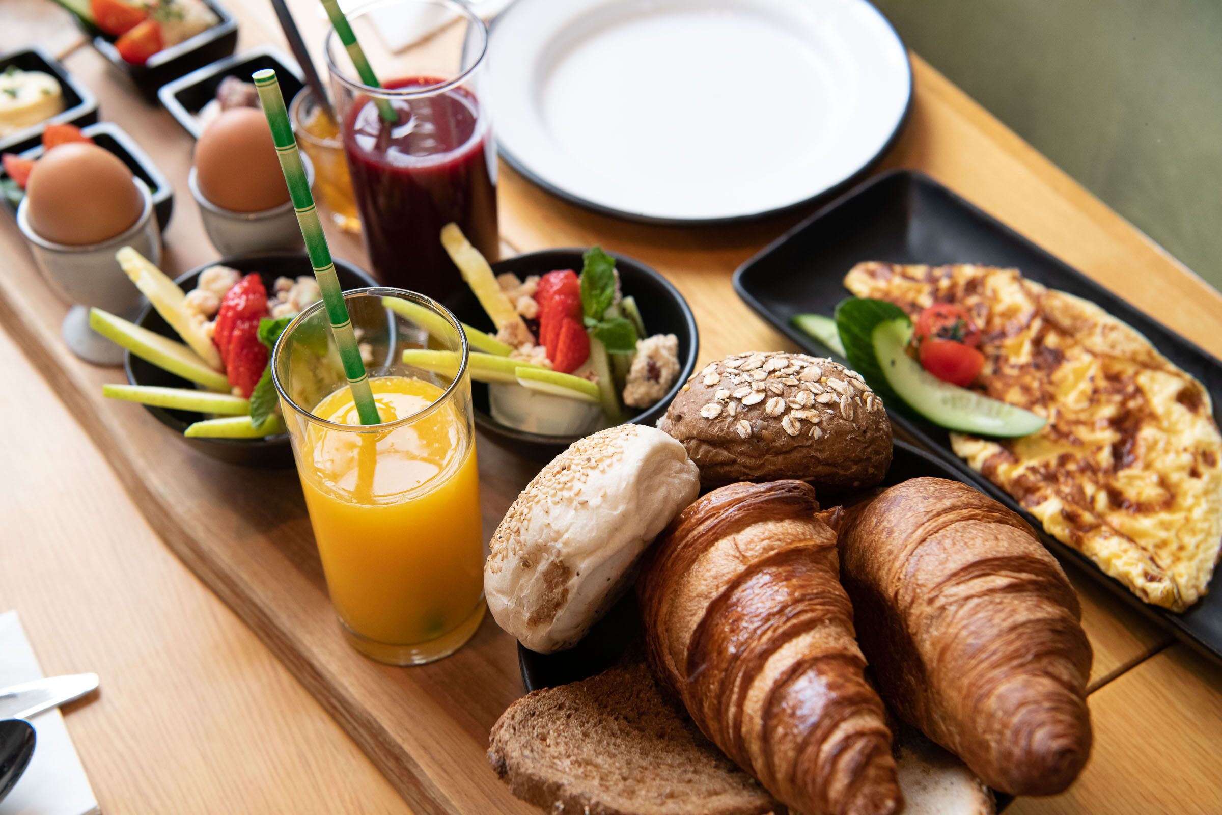 breakfast and lunch served