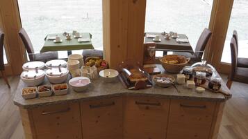 Tägliches inbegriffenes Frühstücksbuffet