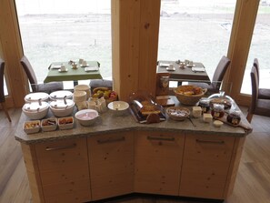 Desayuno bufé gratuito y diario