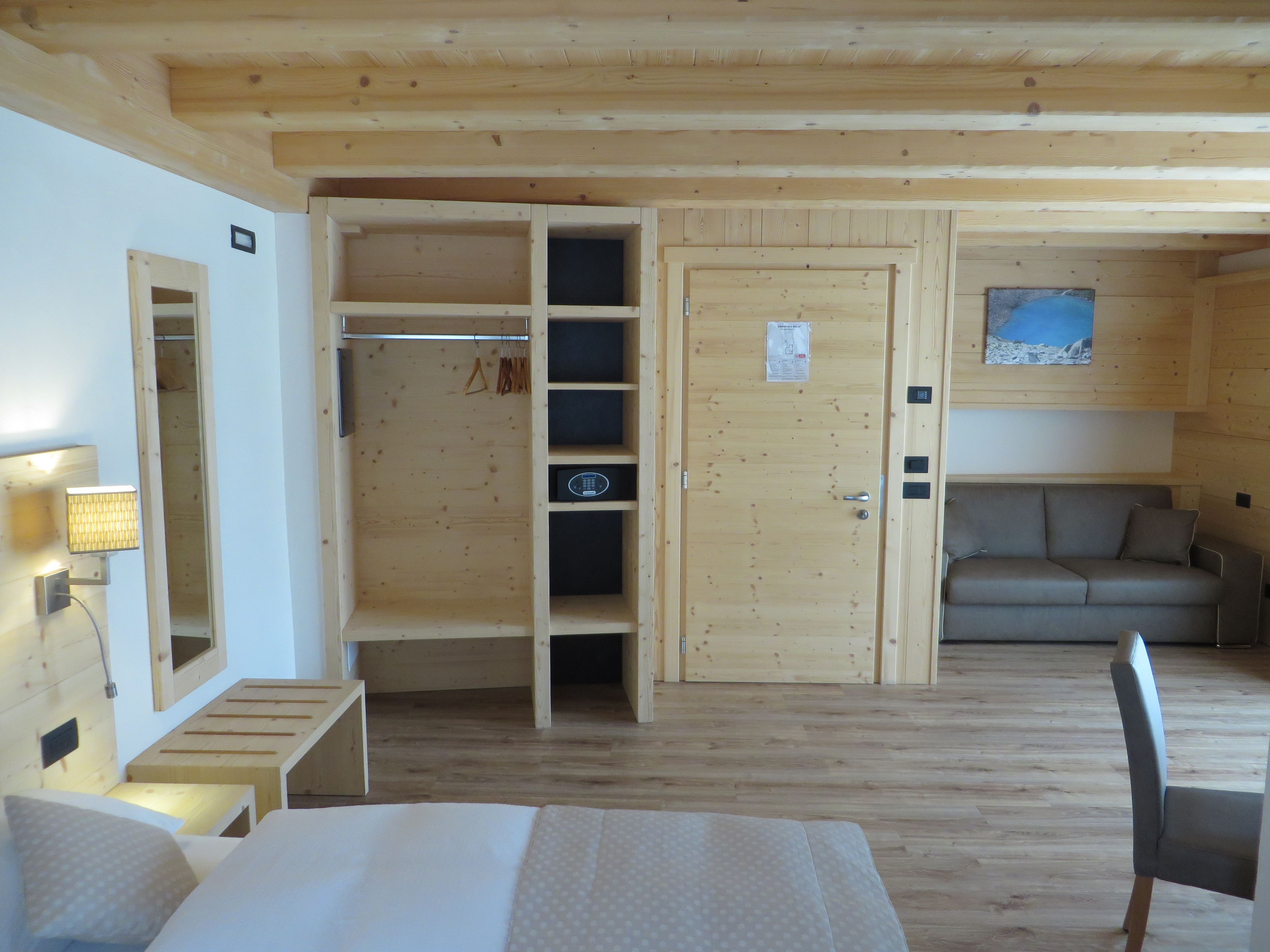 junior suite, balcony | premium bedding, down duvets, in-room safe, desk