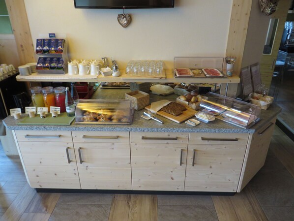 Breakfast area - Ecohotel Chalet des Alpes (Livigno)