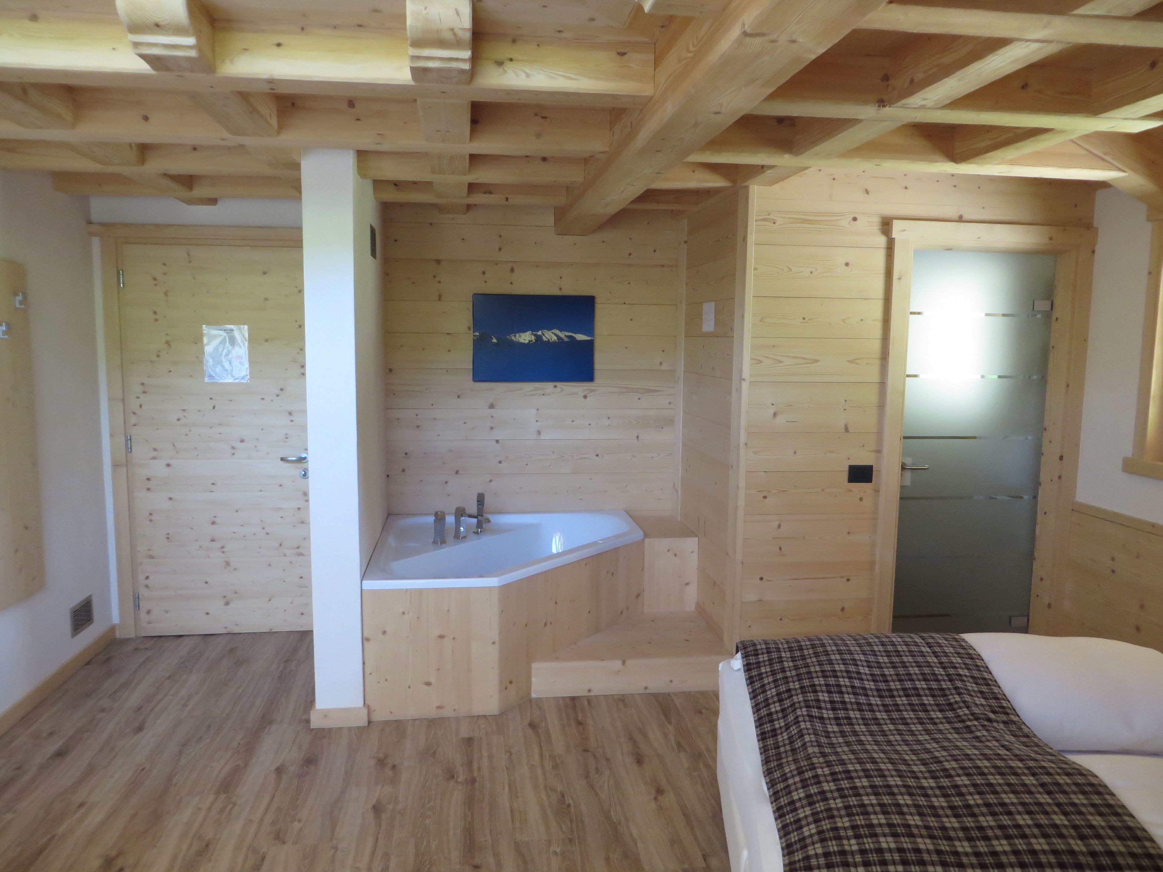 romantic studio suite | jetted bathtub