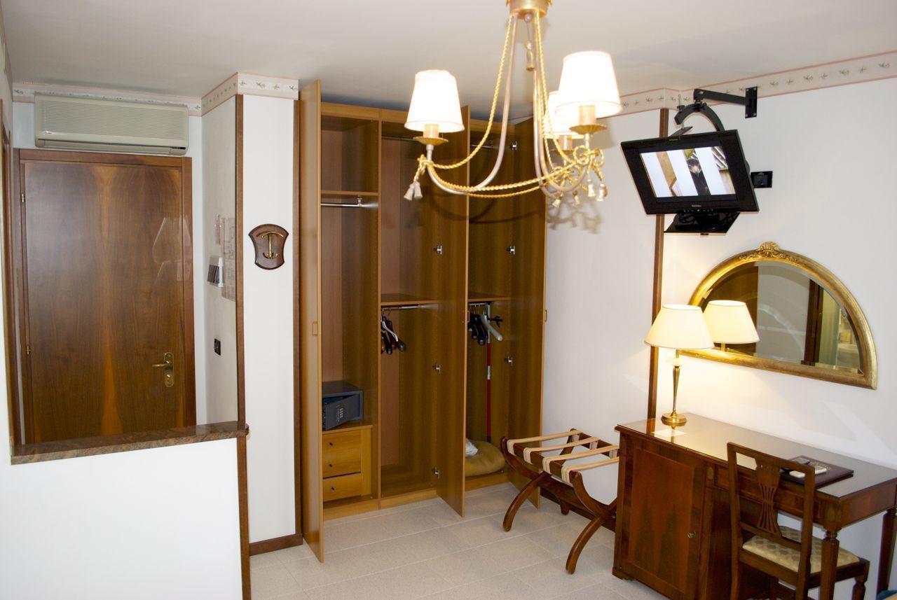 classic room, sea view | room amenity